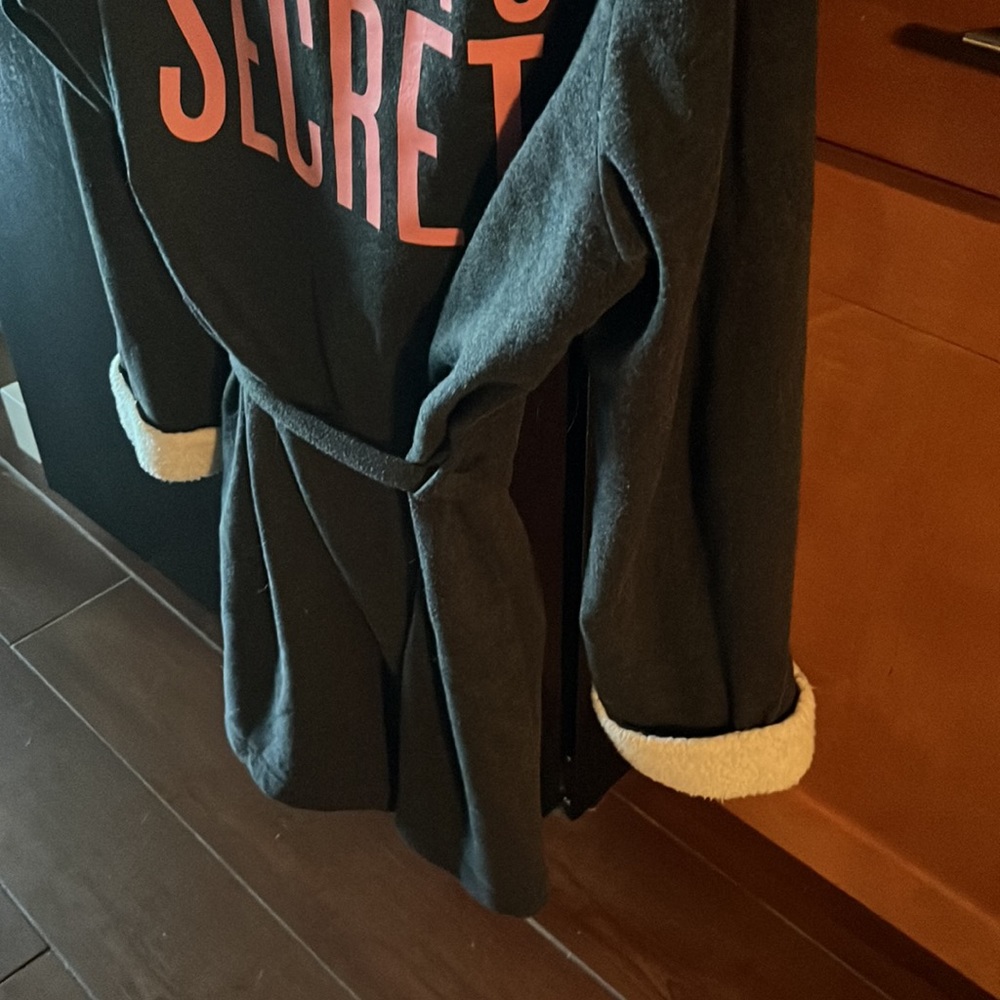 Victoria’s Secret Robe - Picture 3 of 4